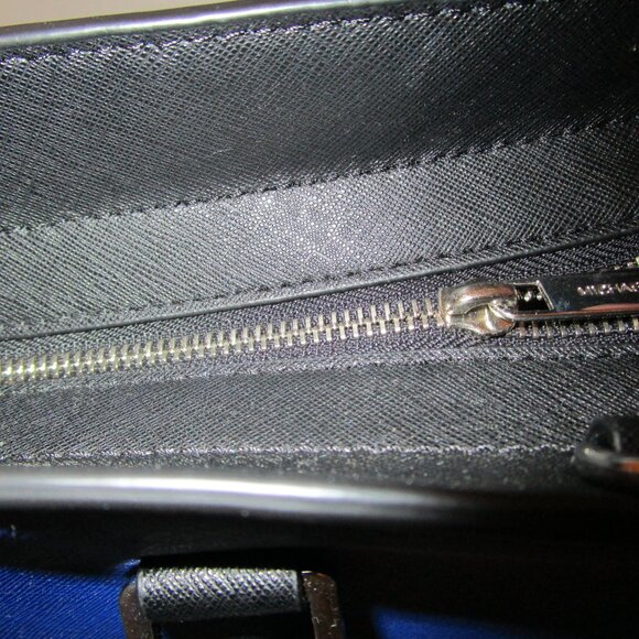 Michael Kors Large Selma Satchel - Picture 4 of 10